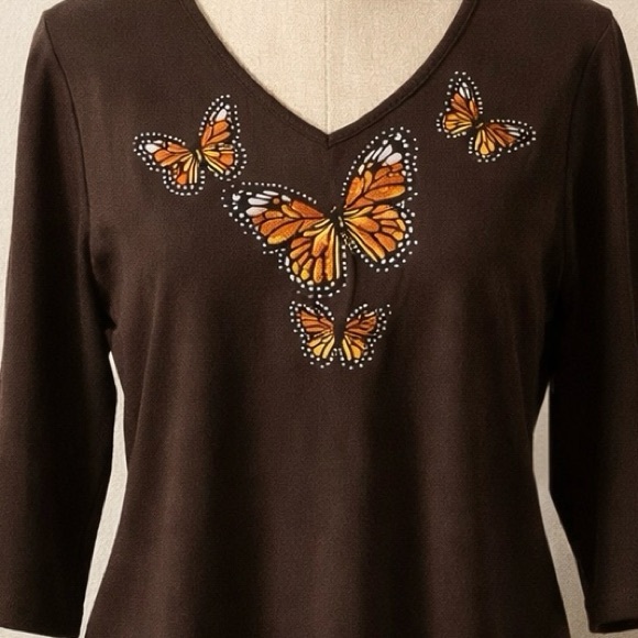 Quacker Factory Tops - Quacker Factory embroidered Butterfly 3/4 sleeve top L